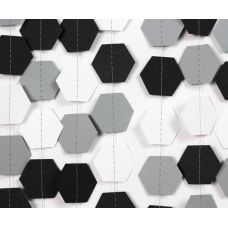 Гирлянда фигурная из шестигранников. Черный, серый, белый цвет