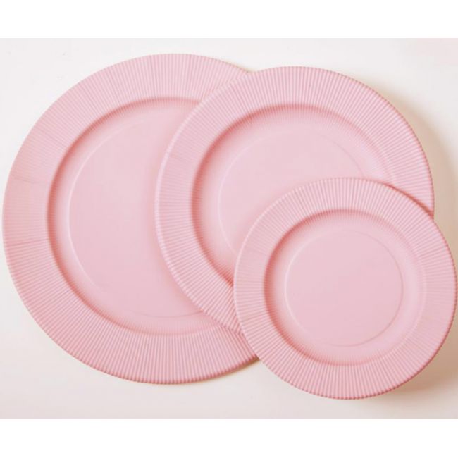 Купить одноразовые розовые тарелки для праздника с доставкой по Москве .