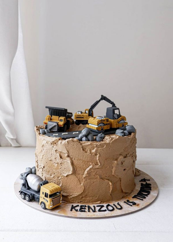 Как приготовить торт на детский день рождения (с мастикой)